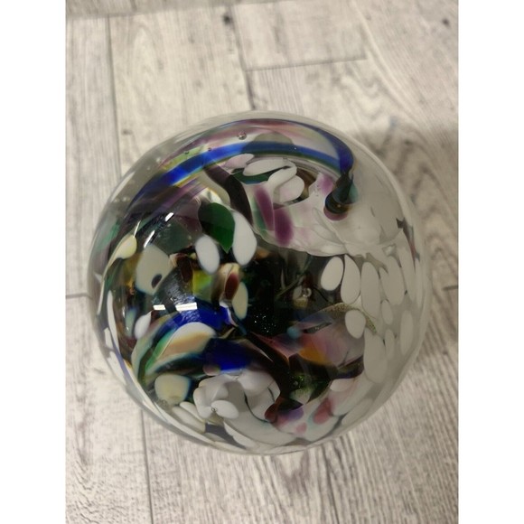 Mad Art Studio Glass Ball Shape Paperweight Signed 2000 - Picture 6 of 8